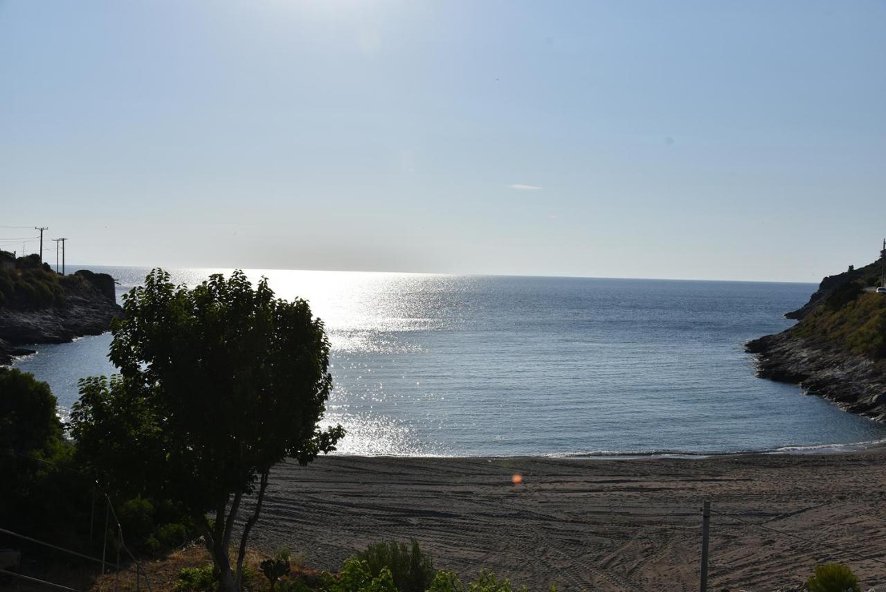 Irene'S Beach Front House Vromopousi 외부 사진