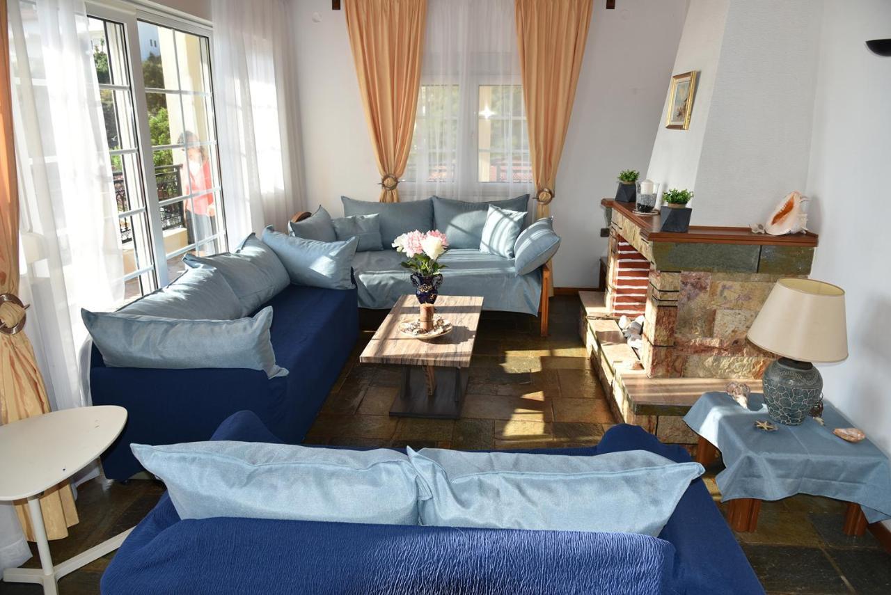 Irene'S Beach Front House Vromopousi 외부 사진