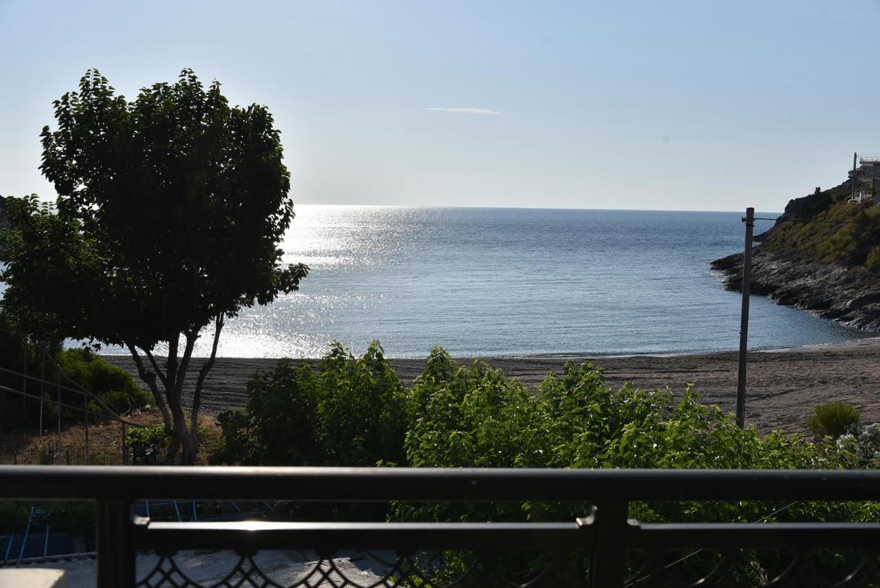 Irene'S Beach Front House Vromopousi 외부 사진